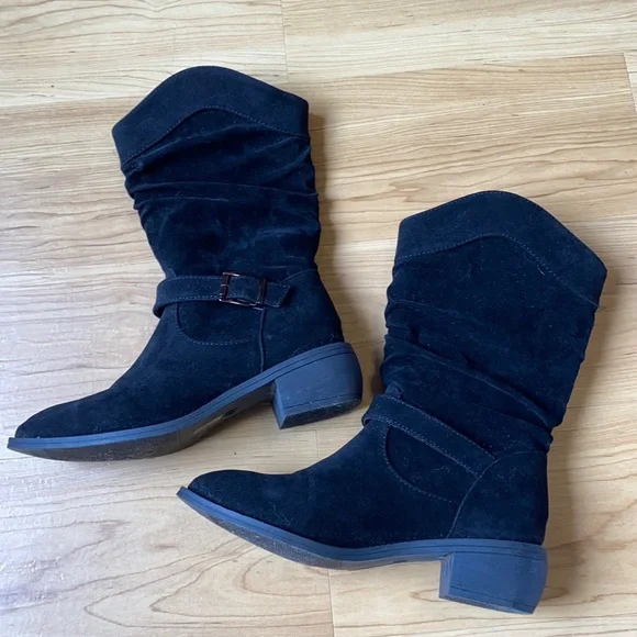 🌙 Black Pointed Toe Cowgirl Boots - Picture 4 of 9